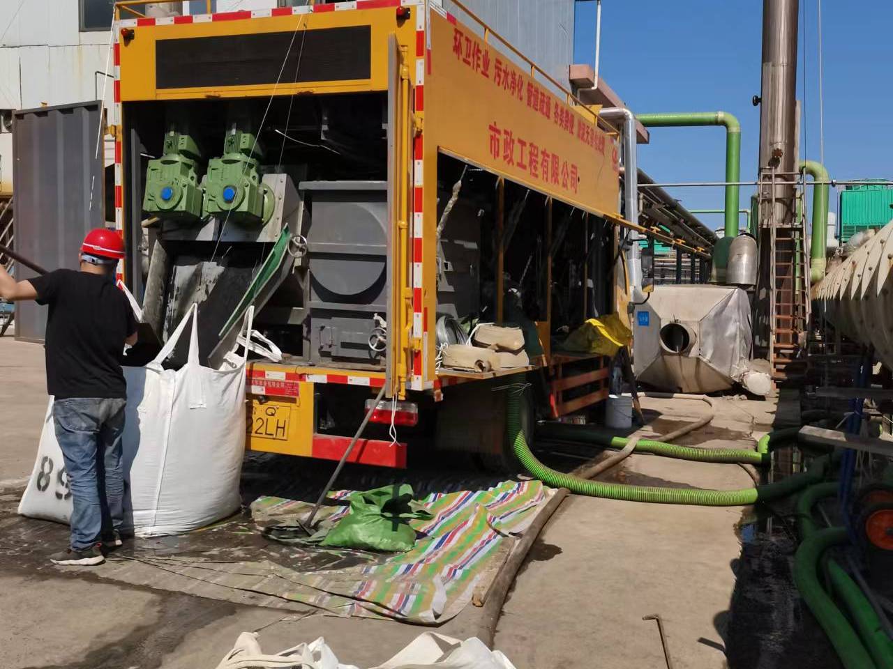 双峰淤泥压干处理